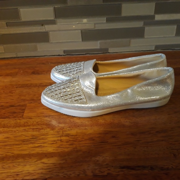 Shoes - Picture 3 of 4